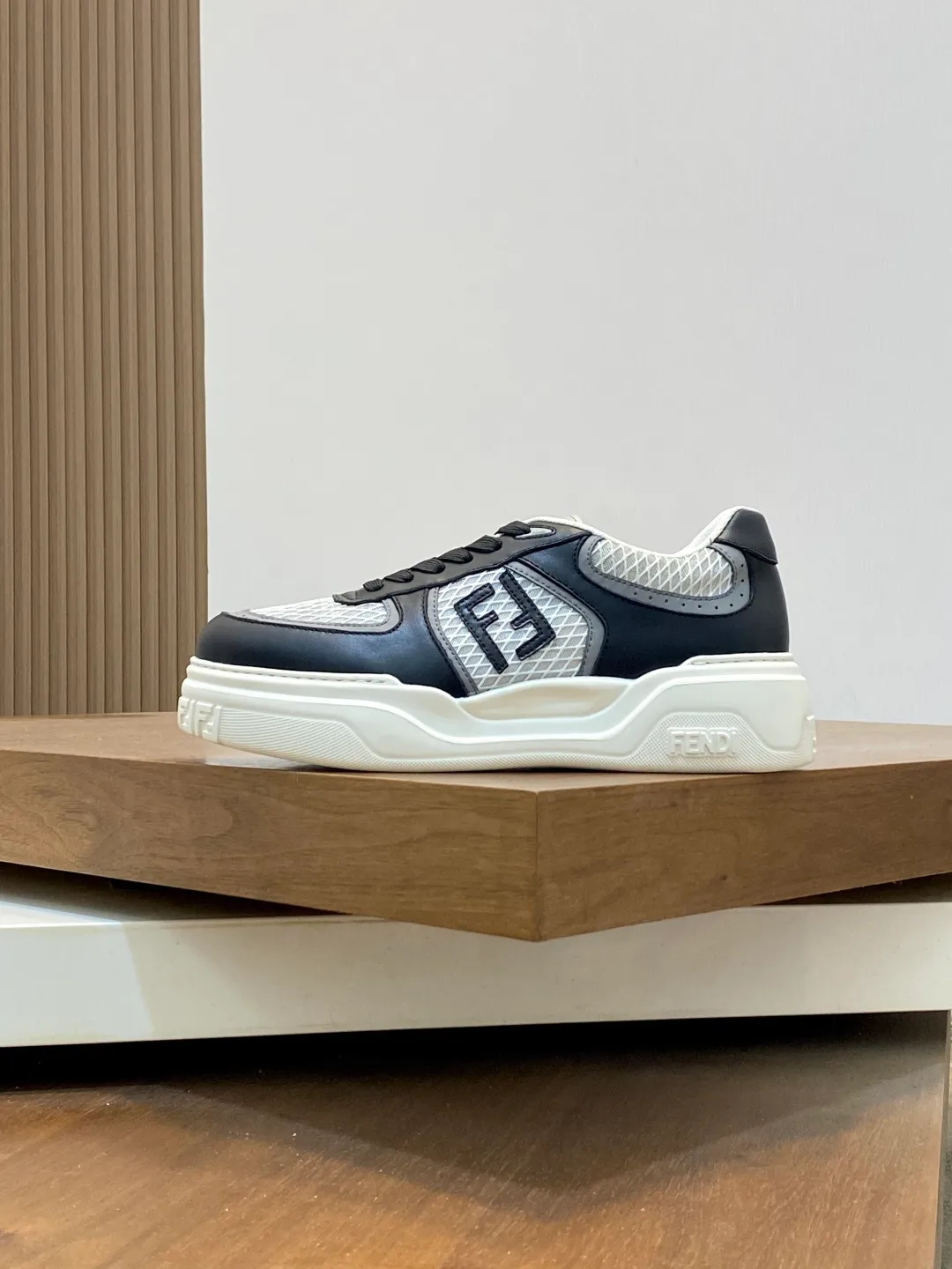 💰780 [FENDI] Fendi - high-end quality original order 🔍🔍🔍 casual sports shoes - Upper: 🔝 Nappa calfskin spliced breathable mesh injection molded brand logo plastic module - Lining: brand canvas - Outsole: ultra-light T men's shoes 💰R foam rubber; molded outsole - Ultra-high quality control · Fine workmanship: highlighted (high-end · extravagant · grade) -Size: 39-44 (38, 45, can be customized)